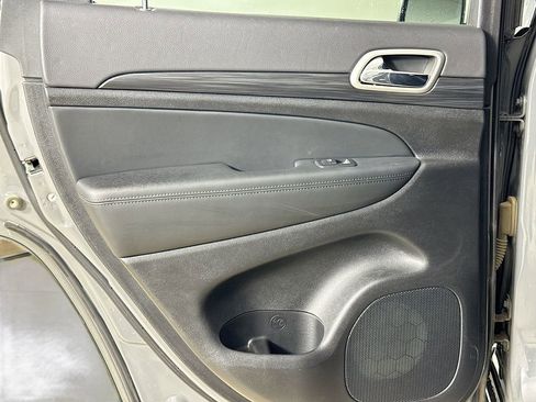 Certified 2021 Jeep Grand Cherokee Laredo X image 22