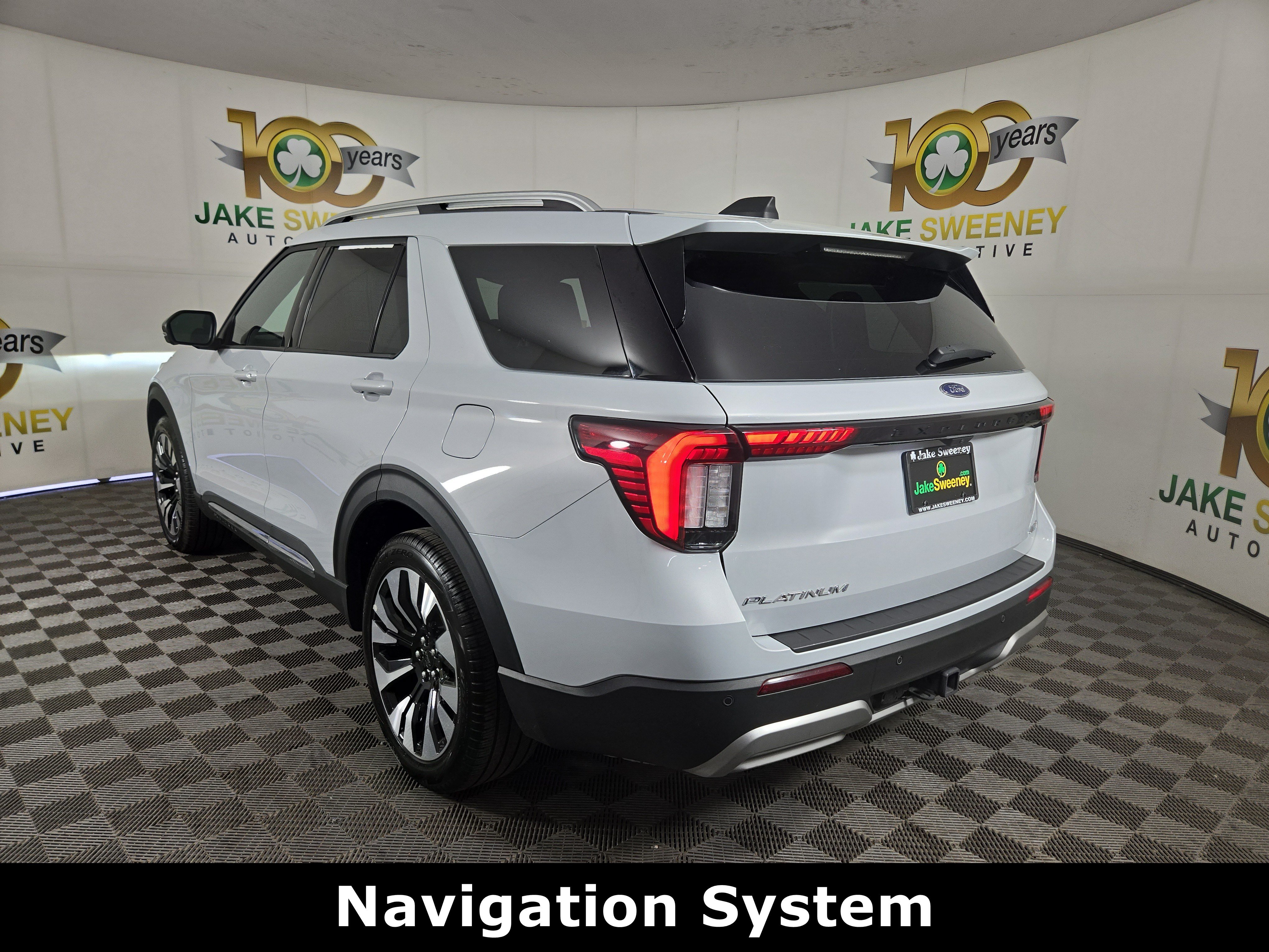 Used 2025 Ford Explorer Platinum w/ LUX Leather Package AWD/4WD image 6