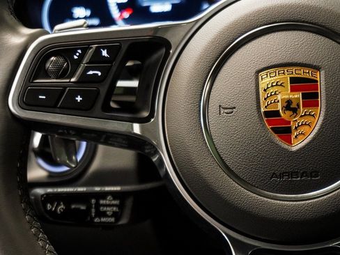 Used 2023 Porsche Cayenne Platinum Edition image 31