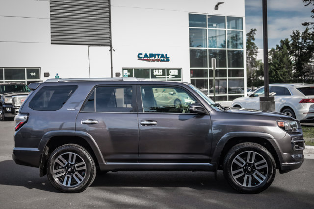 Used 2018 Toyota 4Runner Limited AWD/4WD image 10