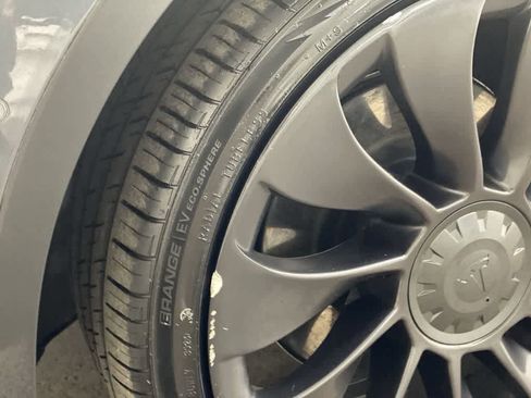 Used 2022 Tesla Model Y Performance image 31