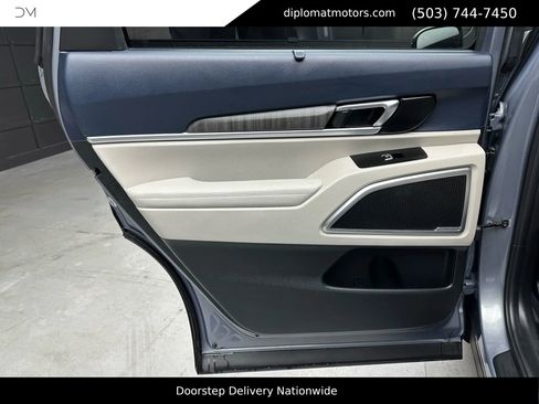 Used 2023 Kia Telluride EX w/ EX Captain's Chair Package image 25