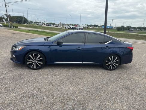 Used 2020 Nissan Altima 2.5 SR w/ Premium Package FWD image 8