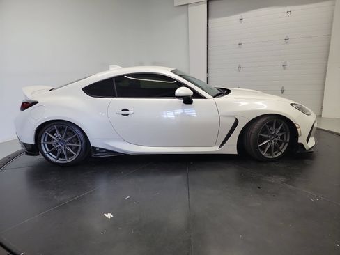 Used 2023 Subaru BRZ Limited RWD image 11