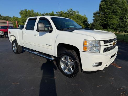 Used 2014 Chevrolet Silverado 2500 LT w/ Z71 Appearance Package AWD/4WD image 6