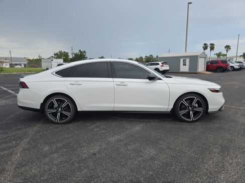 Used 2023 Honda Accord Sport image 3