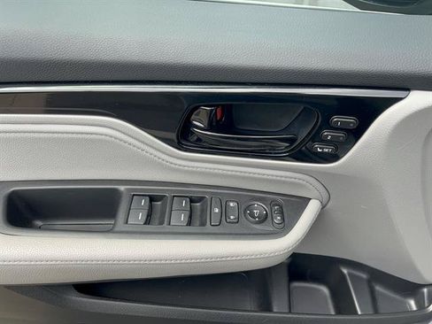 Used 2023 Honda Odyssey Touring image 10
