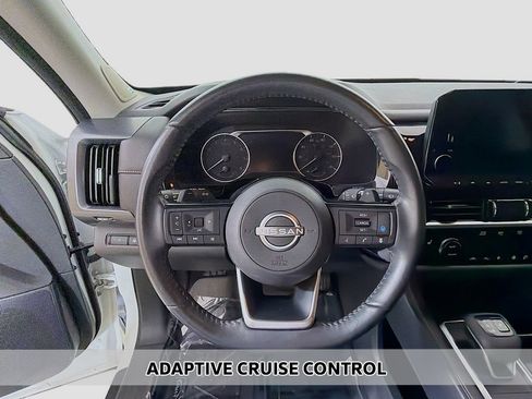 Used 2023 Nissan Pathfinder SL w/ SL Premium Package AWD/4WD image 6