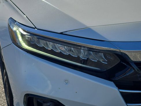 Used 2022 Honda Accord Touring image 7