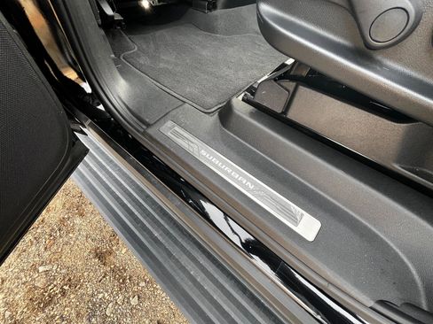 Used 2023 Chevrolet Suburban High Country image 23