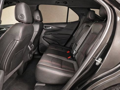 Used 2022 Chevrolet Equinox RS w/ Infotainment Package FWD image 10