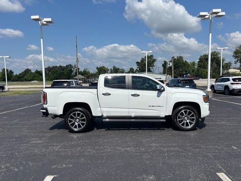 Used 2021 GMC Canyon Denali RWD image 2