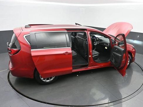 New 2027 Chrysler Pacifica Select w/ Family Tech Group AWD/4WD image 65