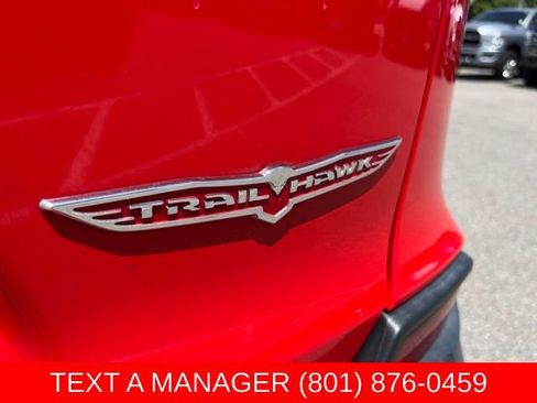 Used 2019 Jeep Cherokee Trailhawk w/ Comfort/Convenience Group AWD/4WD image 11