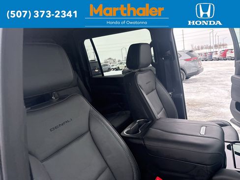 Used 2025 GMC Yukon XL Denali image 22