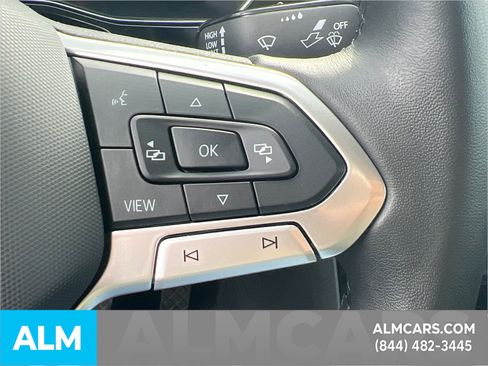 Used 2023 Volkswagen Jetta SE image 30