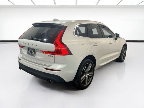 Used 2021 Volvo XC60 T5 Momentum w/ Advanced Package AWD/4WD image 4