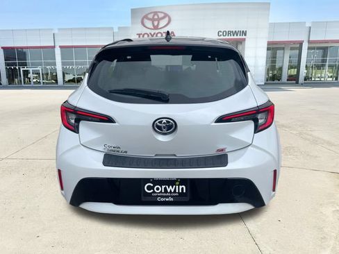 Used 2024 Toyota Corolla SE w/ SE Package FWD image 4