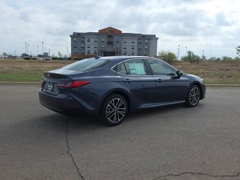 New 2026 Toyota Camry XLE image 6