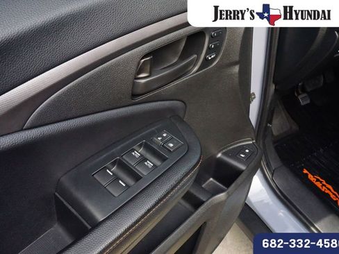 Used 2022 Honda Passport TrailSport image 17