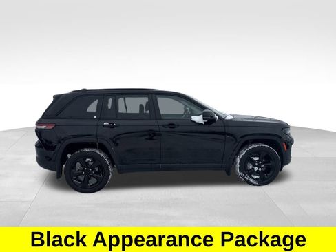 Used 2023 Jeep Grand Cherokee Limited w/ Black Appearance Package image 7