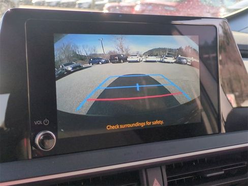 Used 2025 Toyota Prius Plug-In Hybrid image 21