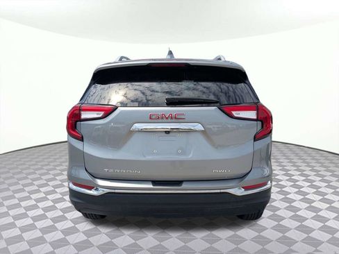 Used 2024 GMC Terrain SLT AWD/4WD image 4
