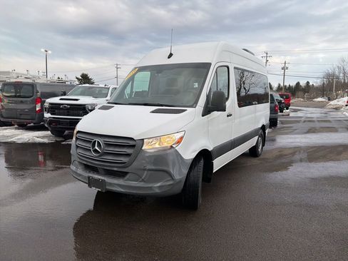 Used 2019 Mercedes-Benz Sprinter 2500 image 4