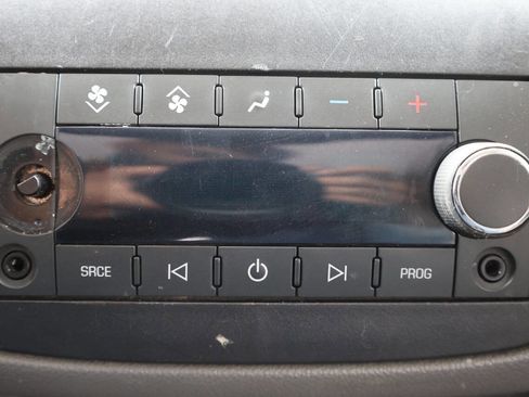 Used 2015 Chevrolet Traverse LT image 25