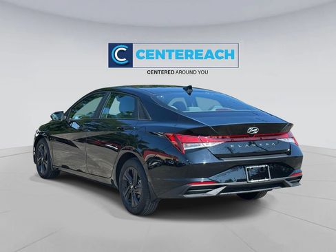 Used 2023 Hyundai Elantra SEL FWD image 7