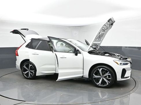 Used 2023 Volvo XC60 B5 Ultimate w/ Protection Package Premier AWD/4WD image 55