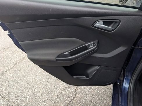 Used 2017 Ford Focus ST image 17