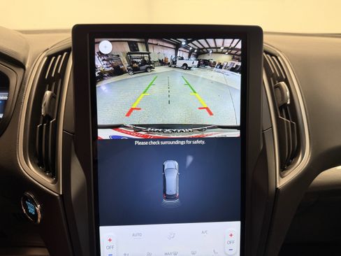 Used 2023 Ford Edge SEL w/ Convenience Package image 8