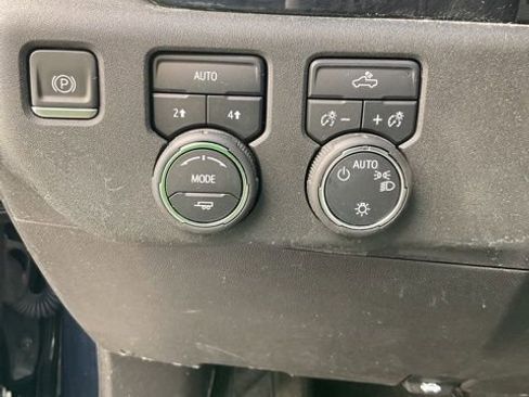 Used 2022 Chevrolet Silverado 1500 LT image 33