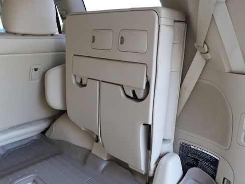 Used 2013 Lexus LX 570 4WD image 45