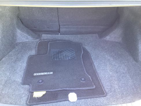 Certified 2018 Toyota Corolla LE FWD image 12
