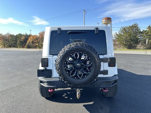 Used 2015 Jeep Wrangler Unlimited Rubicon image 7