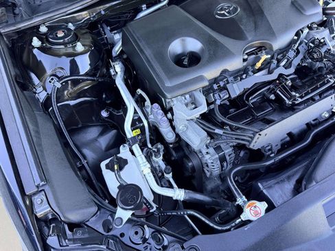 Used 2023 Toyota Camry SE FWD image 10