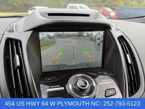 Used 2018 Ford Escape Titanium w/ Ford Safe & Smart Package AWD/4WD image 16