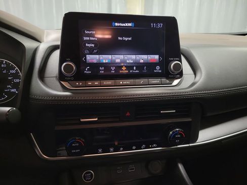 Used 2023 Nissan Rogue SV AWD/4WD image 15