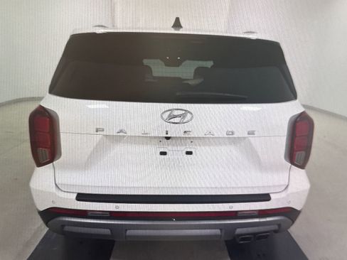 Used 2024 Hyundai Palisade SEL w/ Premium Package FWD image 12