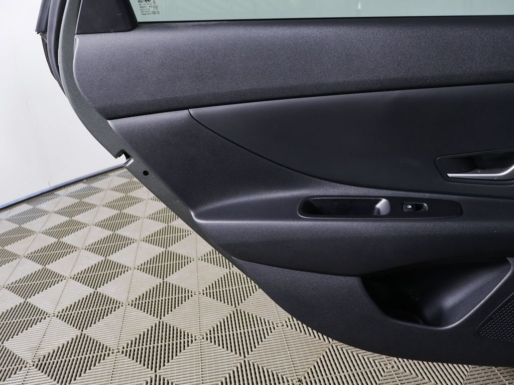 Used 2024 Hyundai Elantra SEL FWD image 20