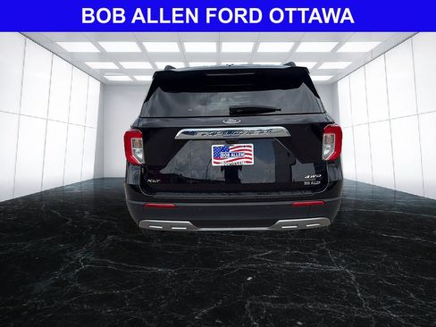 Used 2024 Ford Explorer XLT w/ Equipment Group 202A AWD/4WD image 3
