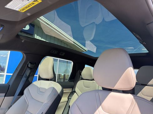 New 2025 Volvo EX90 Ultra AWD/4WD image 13