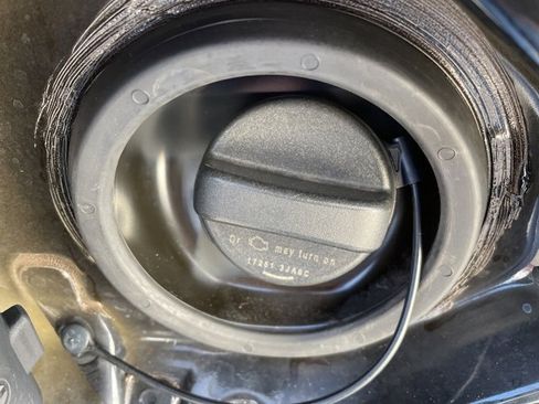 Used 2021 Nissan Versa SV image 6