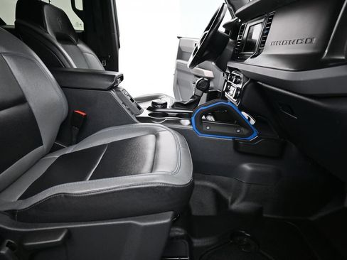 Used 2023 Ford Bronco Black Diamond AWD/4WD image 18