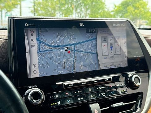 Used 2021 Toyota Highlander Platinum image 26