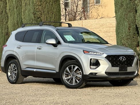 Used 2019 Hyundai Santa Fe AWD image 2