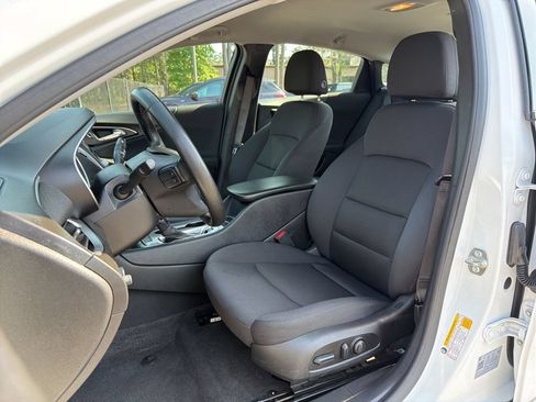 Used 2024 Chevrolet Malibu RS FWD image 22