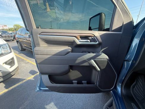 Used 2025 Chevrolet Silverado 2500 LT w/ Trail Boss Package AWD/4WD image 13